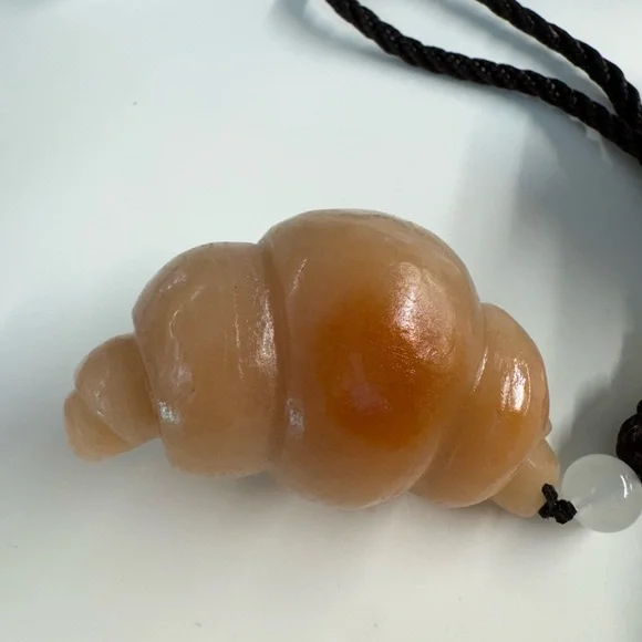 Natural Stone Shell Pendant - Picture 2 of 2